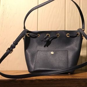 Michael Kors Greenwich bucket bag w/shoulder strap